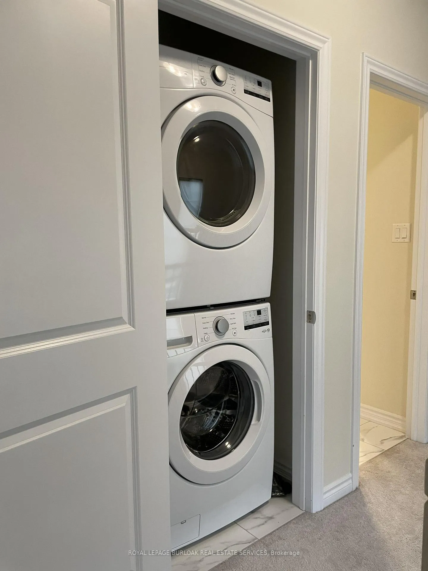 Photo 32 of 1373 Almonte Drive, Burlington, Tyandaga — HOMEH