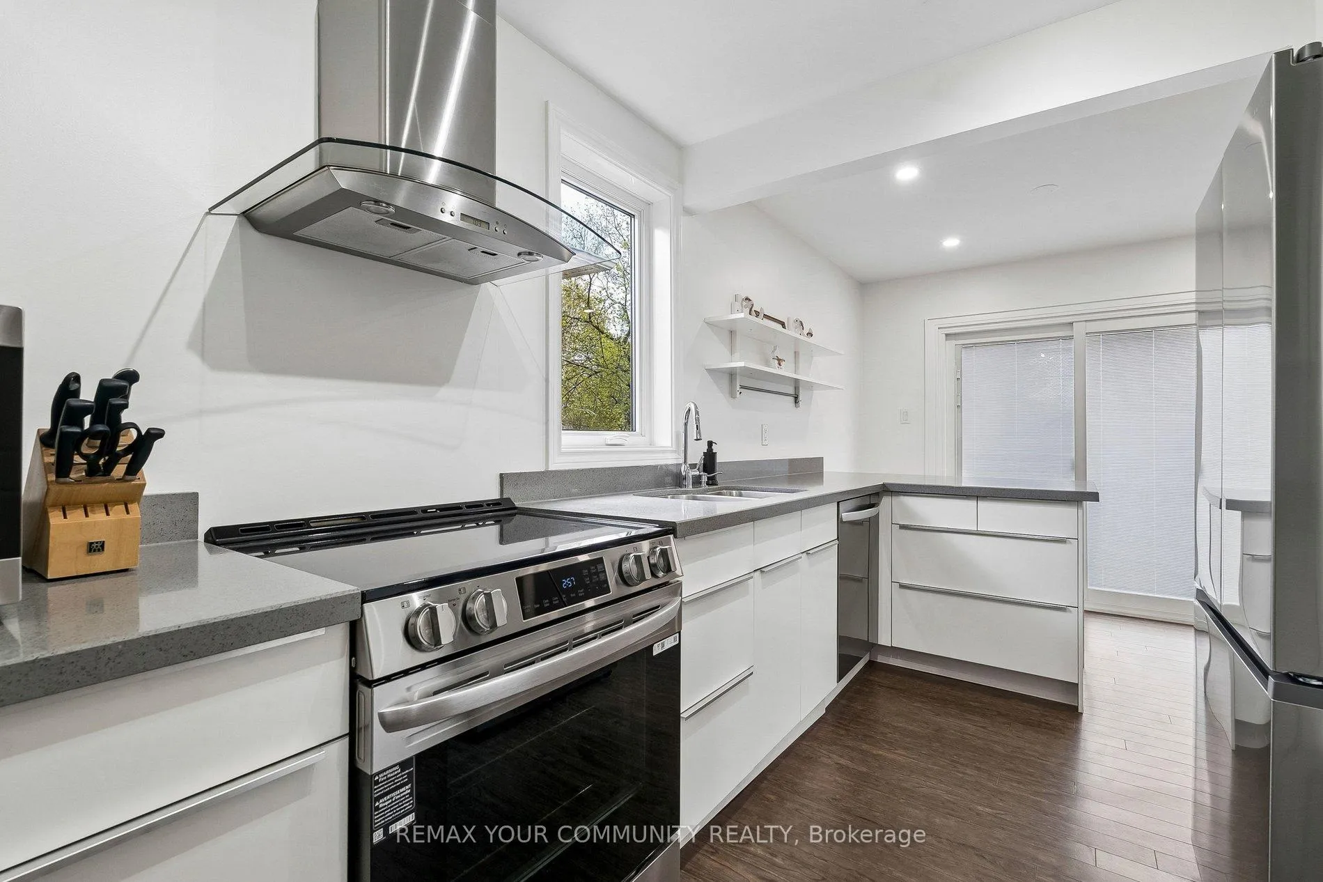 Photo 9 of 201 Lloyd Avenue, Newmarket, Central Newmarket — HOMEH
