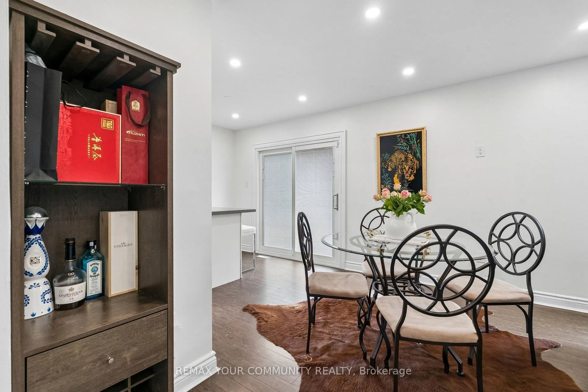 Photo 13 of 201 Lloyd Avenue, Newmarket, Central Newmarket — HOMEH