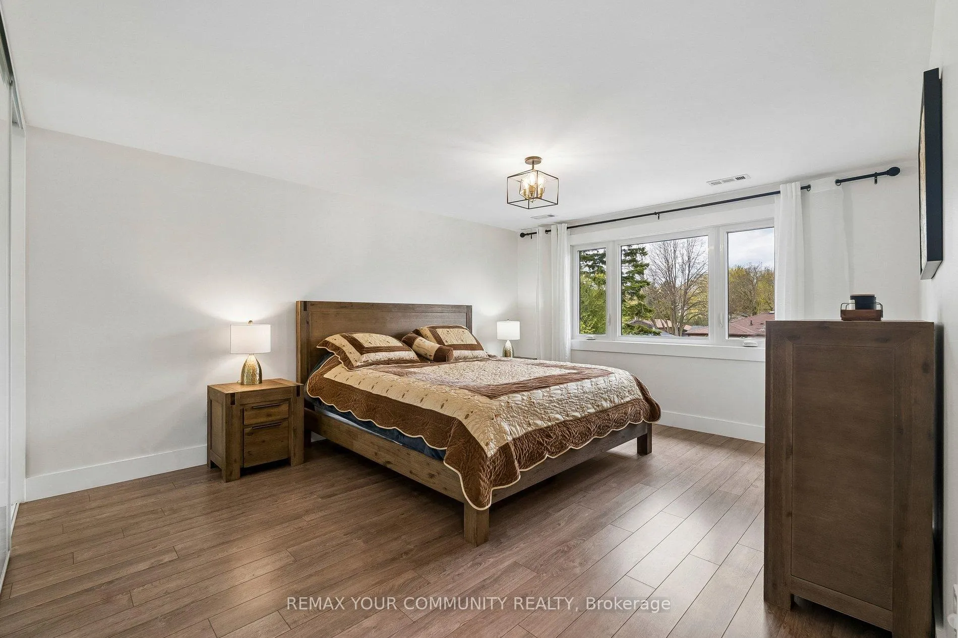 Photo 17 of 201 Lloyd Avenue, Newmarket, Central Newmarket — HOMEH