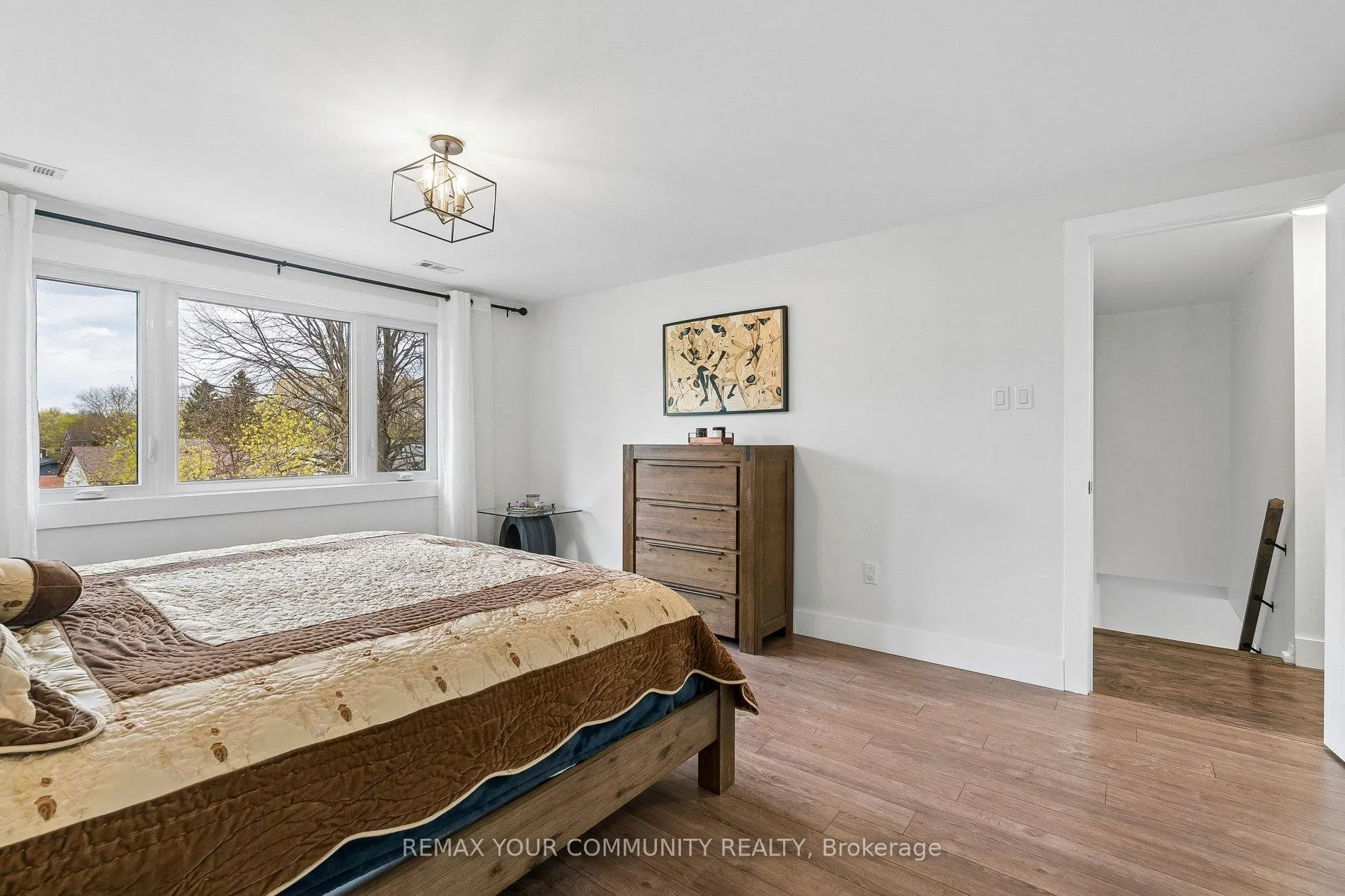Photo 18 of 201 Lloyd Avenue, Newmarket, Central Newmarket — HOMEH