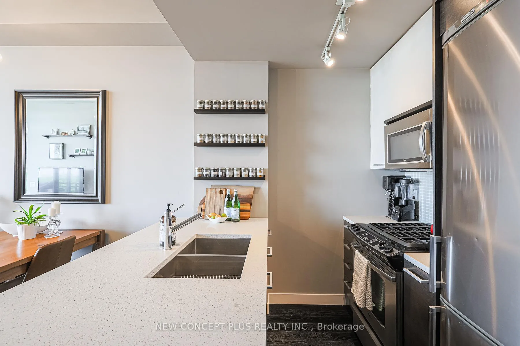 Photo 5 of Unit 634, 90 Broadview Avenue, Toronto, South Riverdale — HOMEH