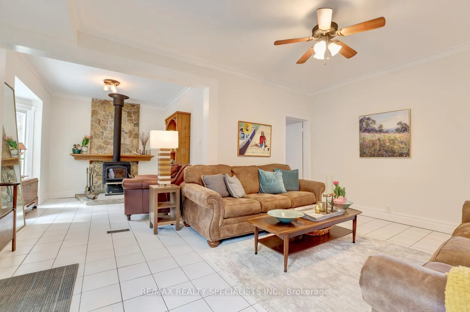 Photo 10 of 17 Foster Avenue, Hamilton, Corktown — HOMEH