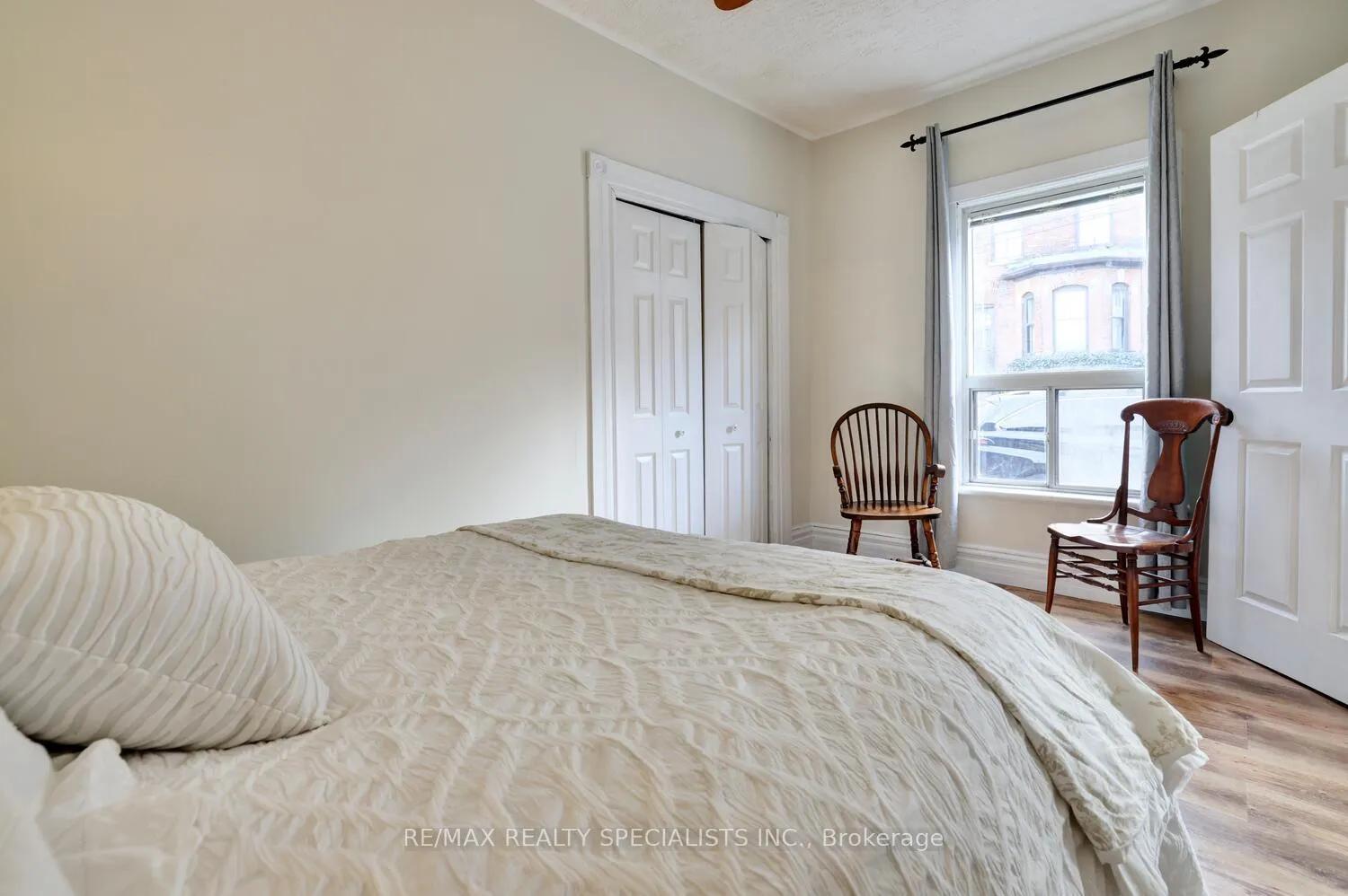 Photo 14 of 17 Foster Avenue, Hamilton, Corktown — HOMEH