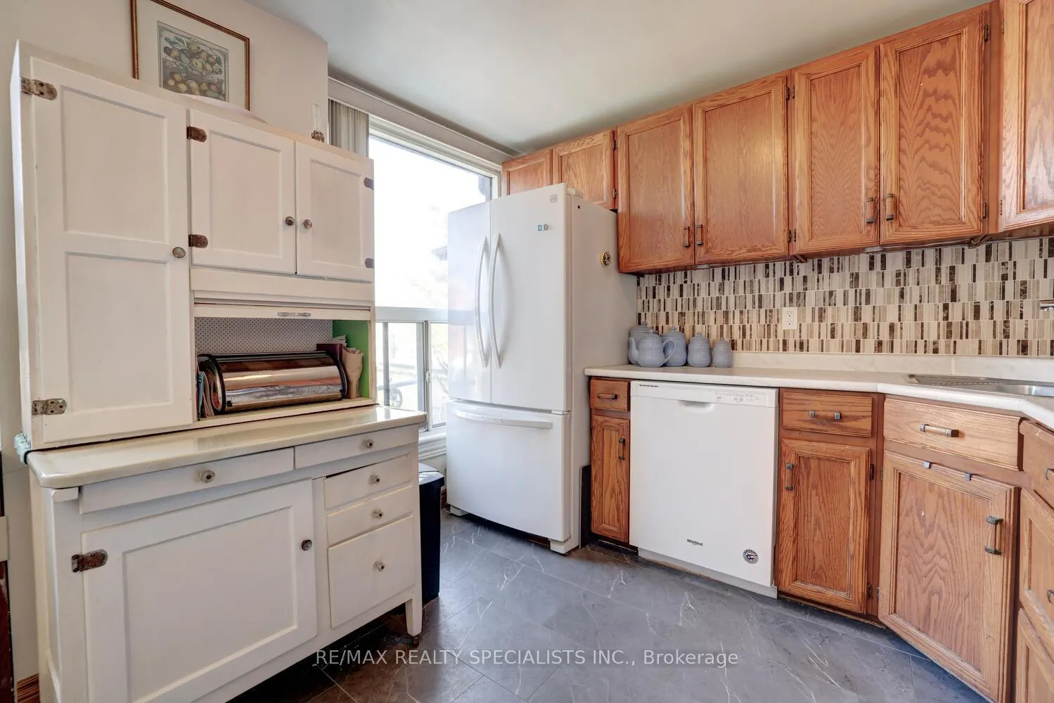 Photo 18 of 17 Foster Avenue, Hamilton, Corktown — HOMEH
