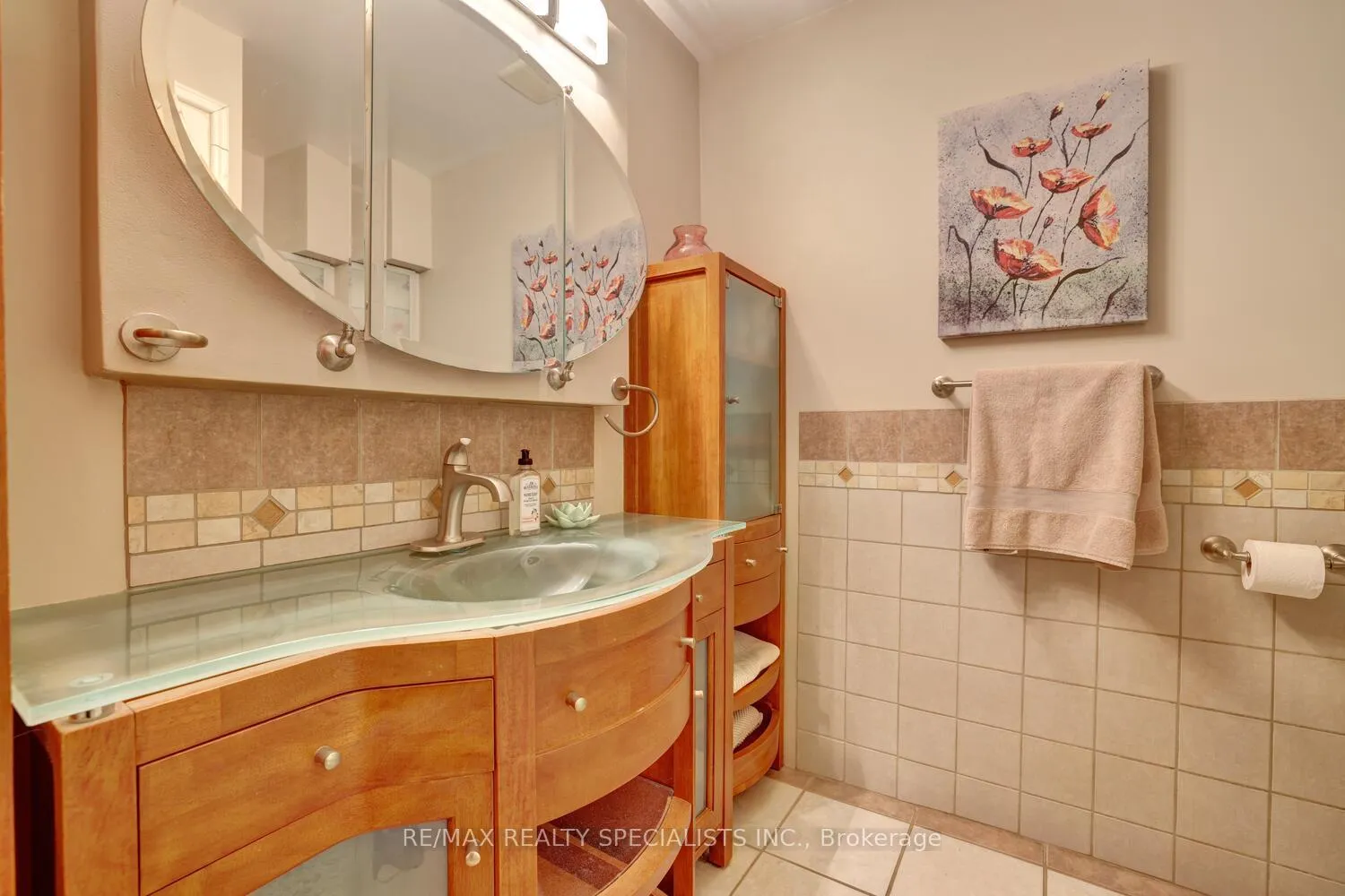 Photo 21 of 17 Foster Avenue, Hamilton, Corktown — HOMEH