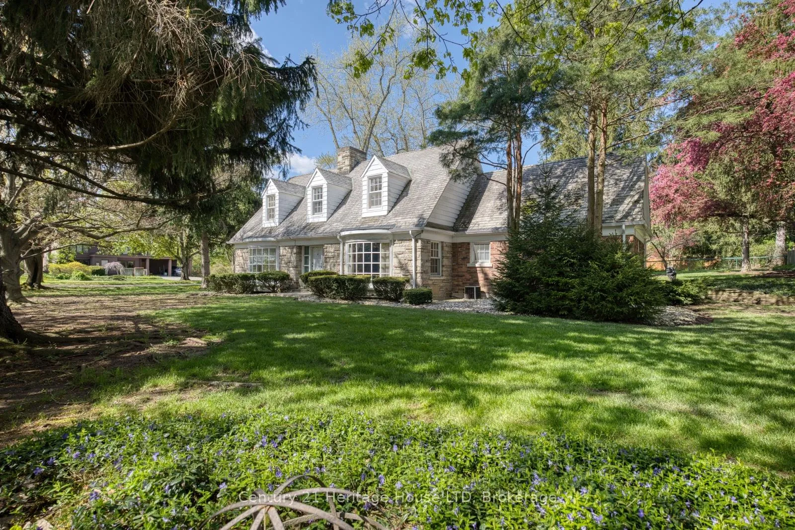Photo 4 of 86 Parkway, Welland, Prince Charles — HOMEH