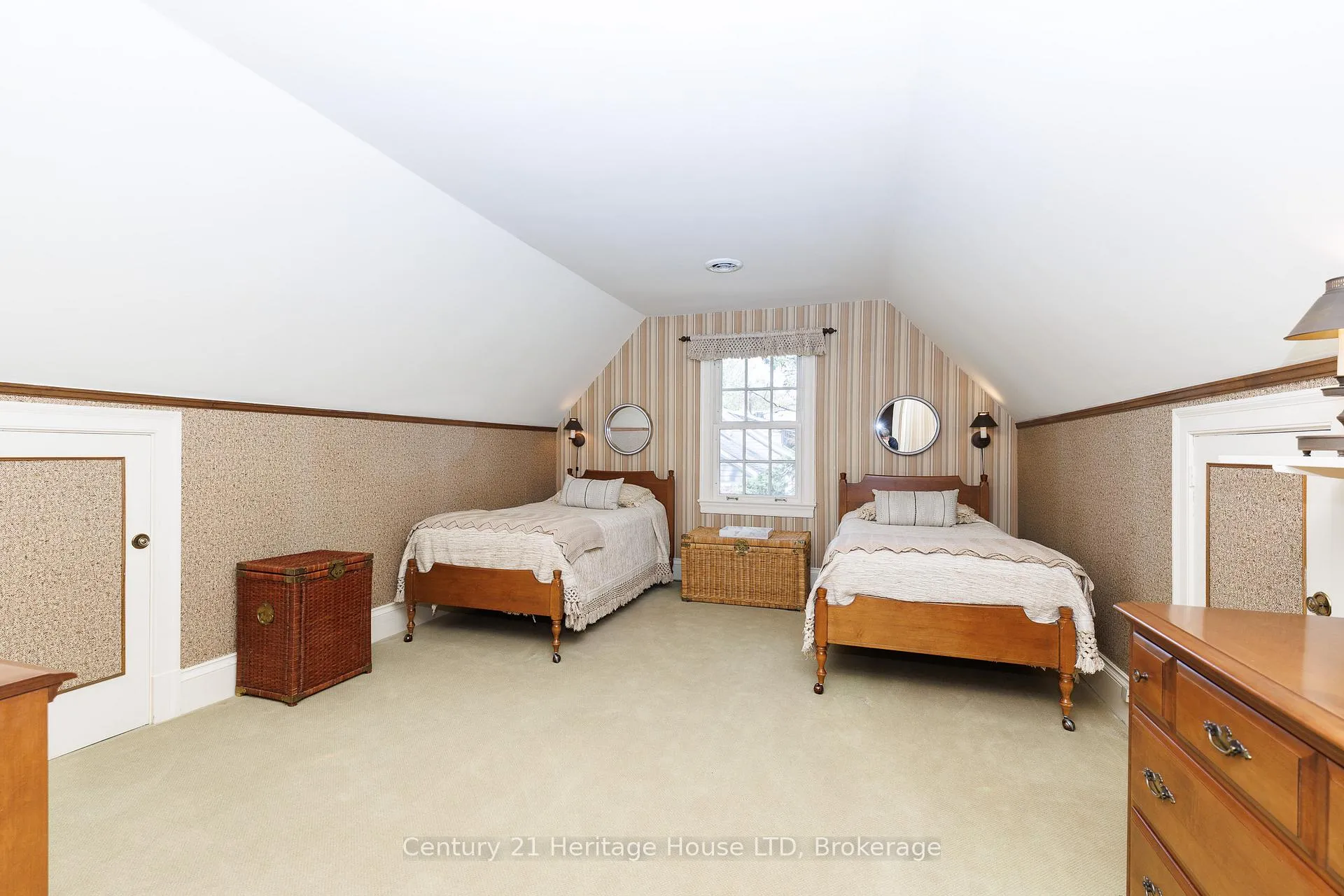 Photo 32 of 86 Parkway, Welland, Prince Charles — HOMEH