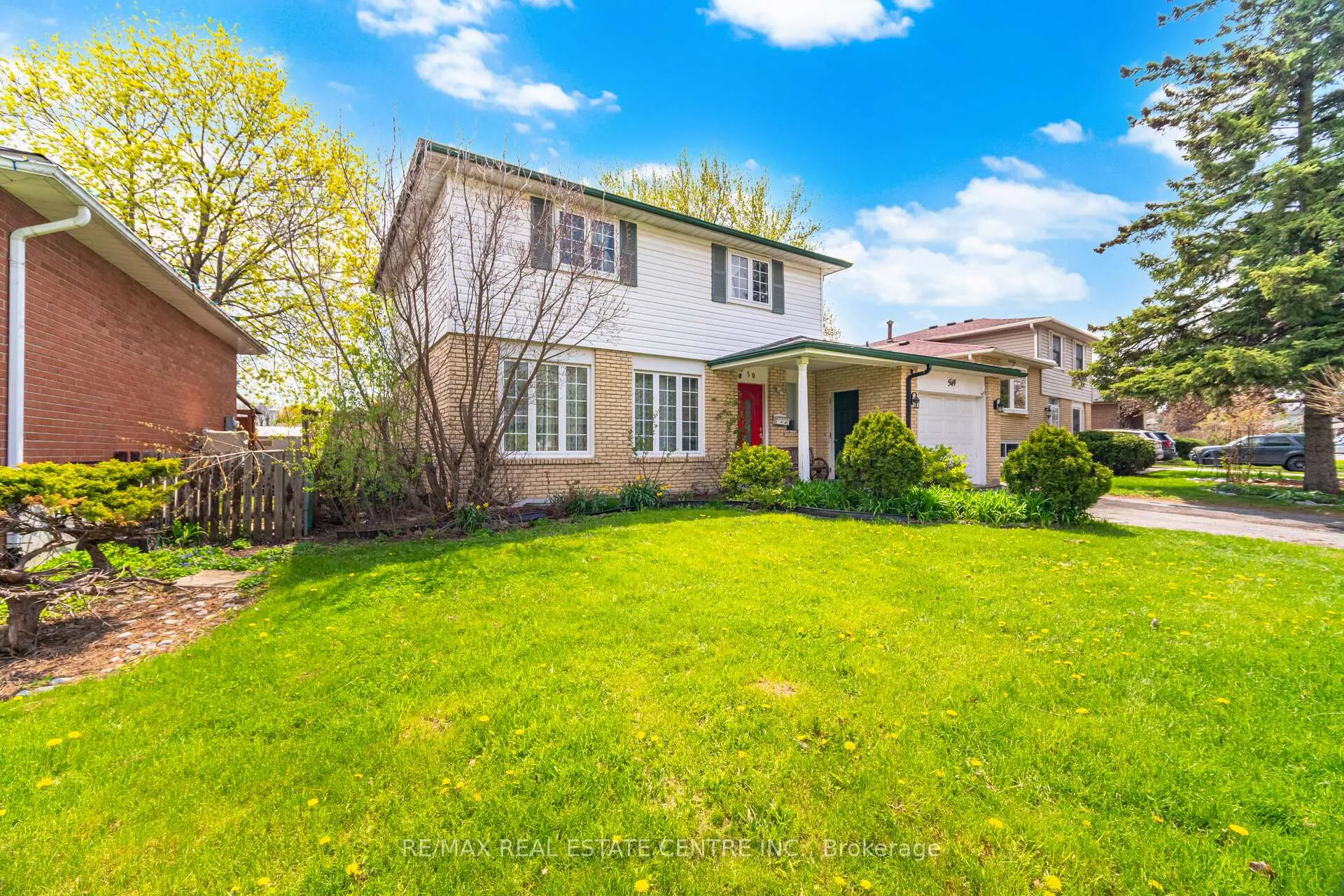 Photo 2 of 50 Esplanade Road, Brampton, Southgate — HOMEH
