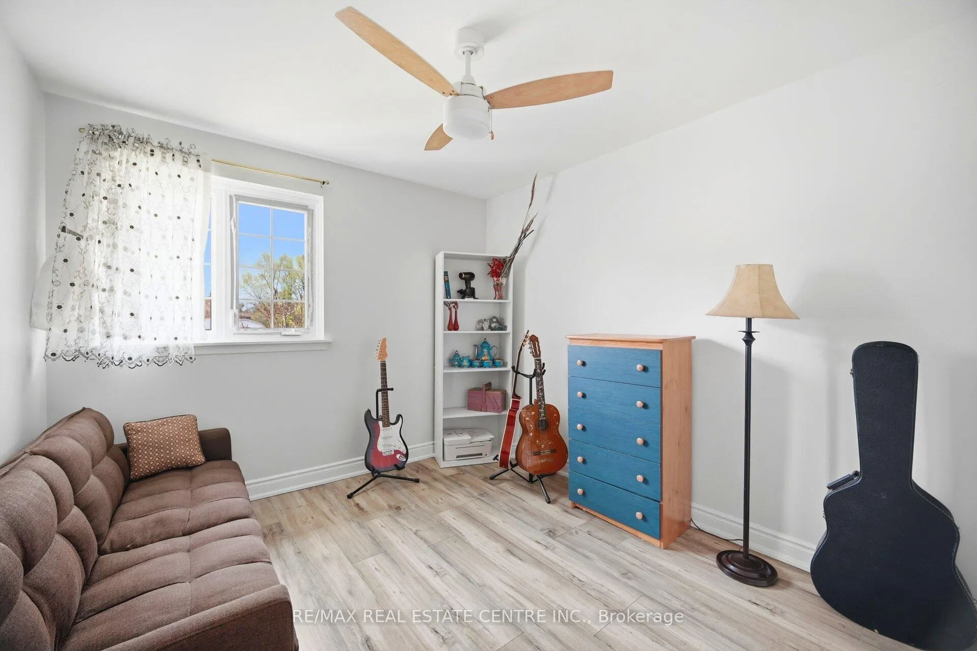 Photo 16 of 50 Esplanade Road, Brampton, Southgate — HOMEH