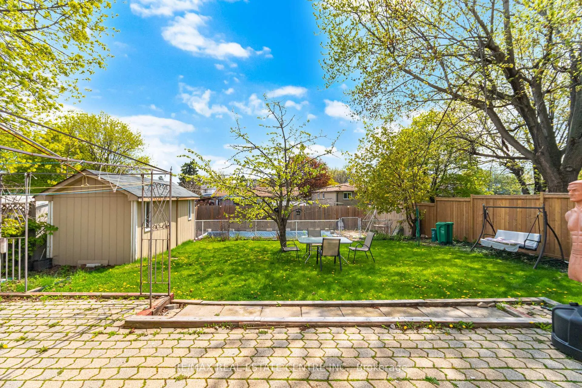 Photo 24 of 50 Esplanade Road, Brampton, Southgate — HOMEH