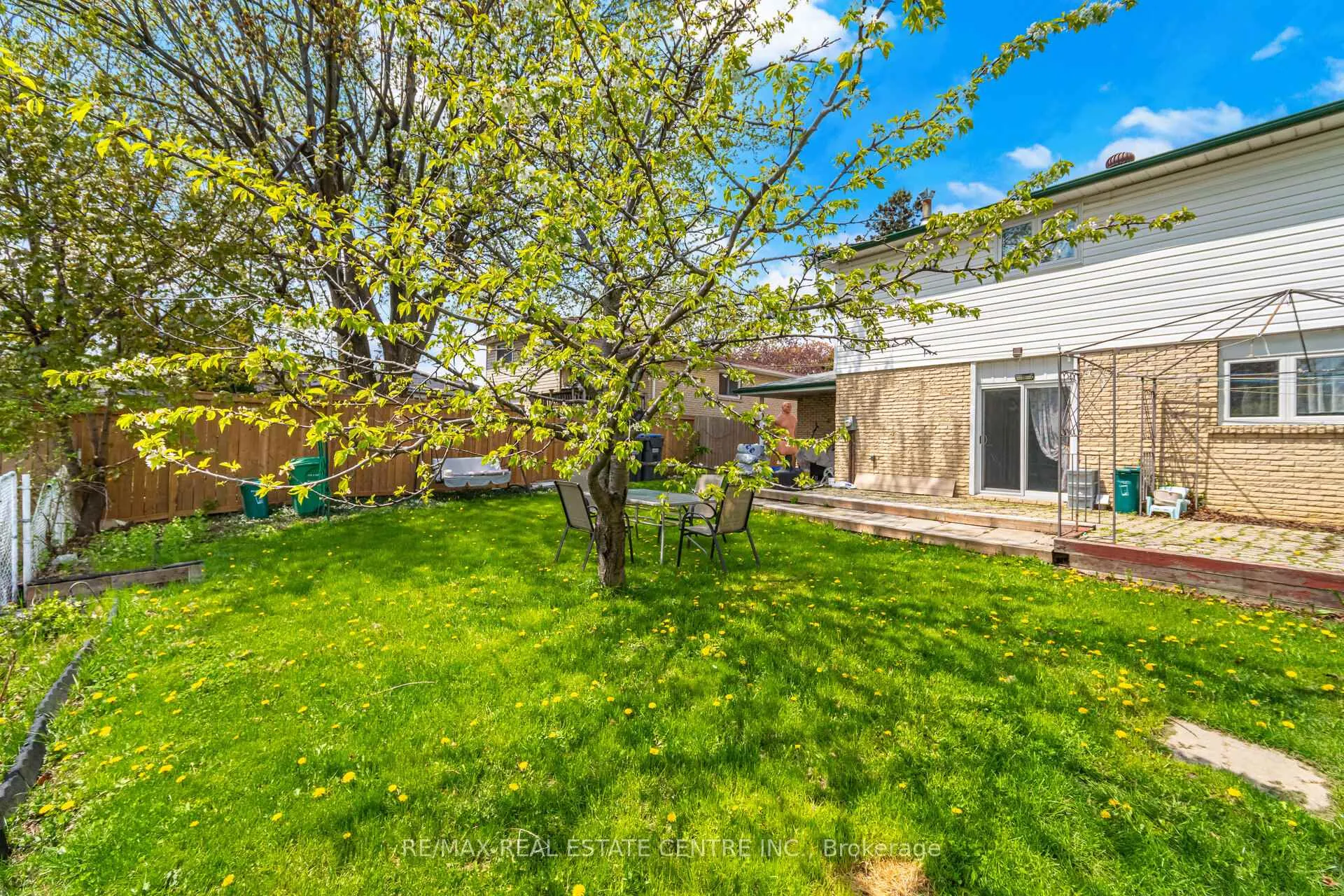 Photo 26 of 50 Esplanade Road, Brampton, Southgate — HOMEH