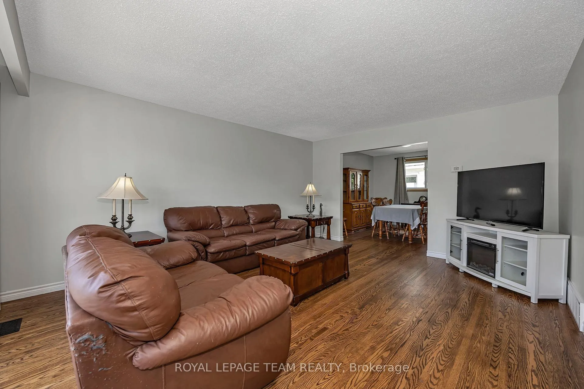 Photo 5 of 73 Southpark Drive, Ottawa, Blackburn Hamlet — HOMEH