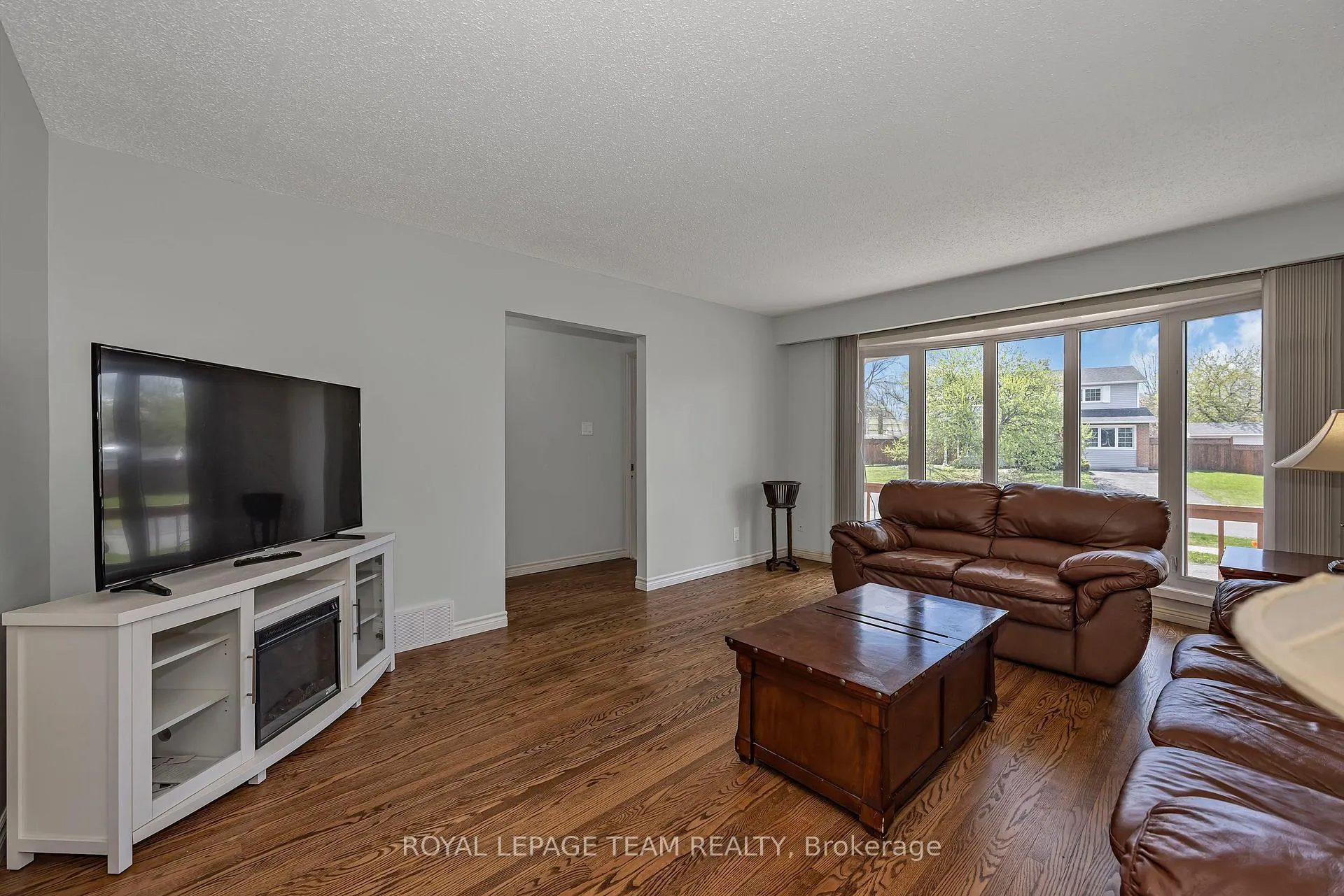 Photo 6 of 73 Southpark Drive, Ottawa, Blackburn Hamlet — HOMEH