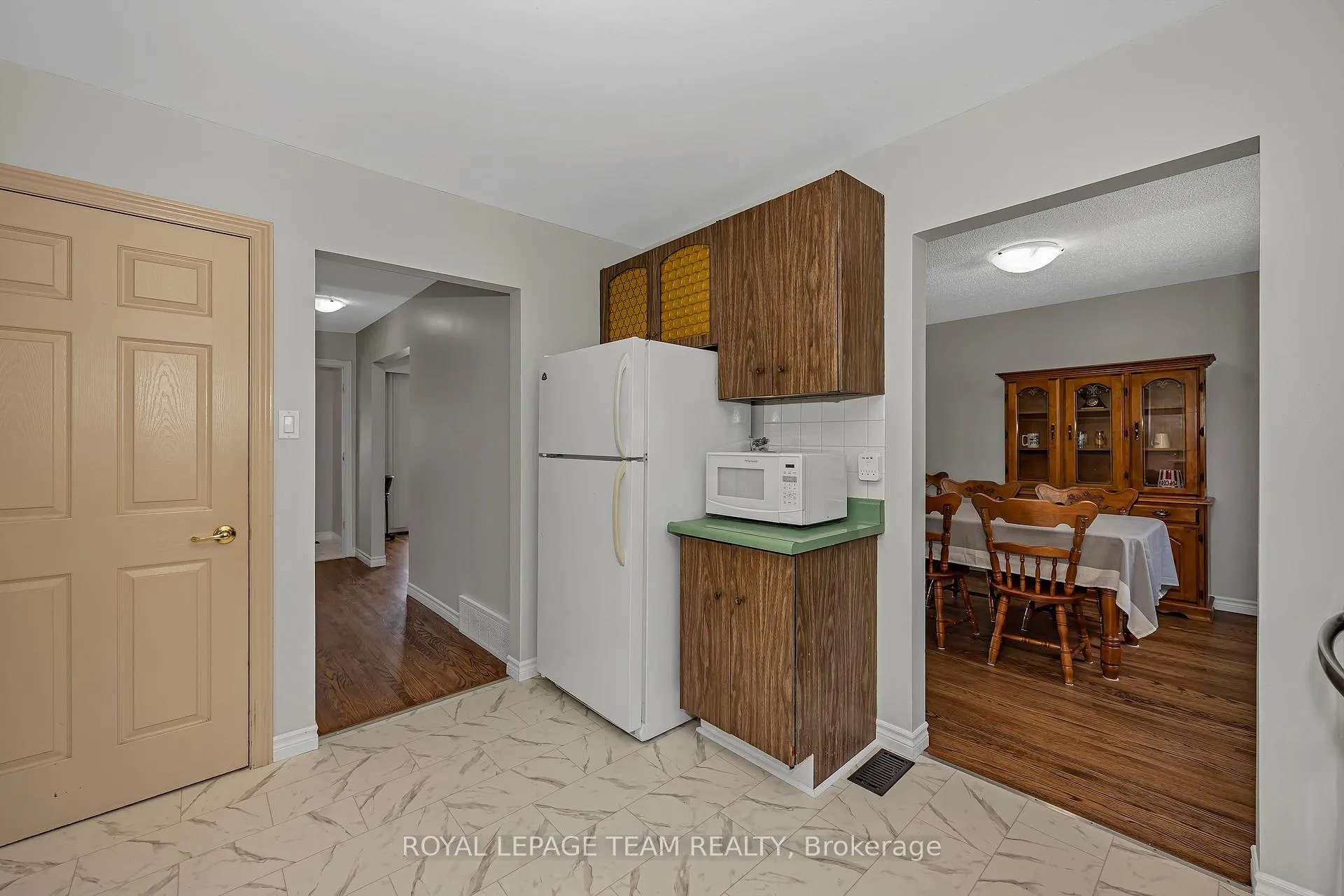 Photo 13 of 73 Southpark Drive, Ottawa, Blackburn Hamlet — HOMEH
