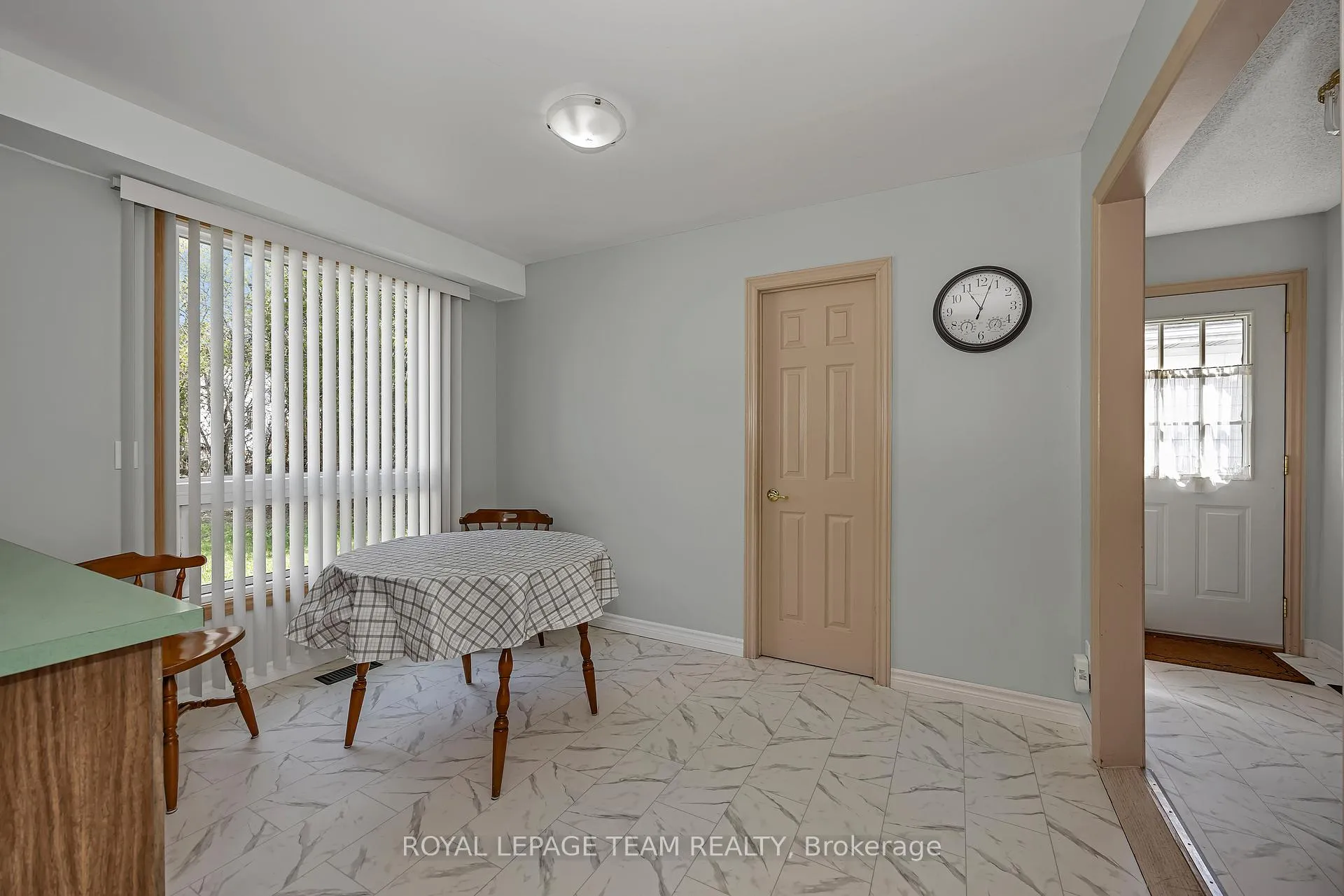 Photo 15 of 73 Southpark Drive, Ottawa, Blackburn Hamlet — HOMEH
