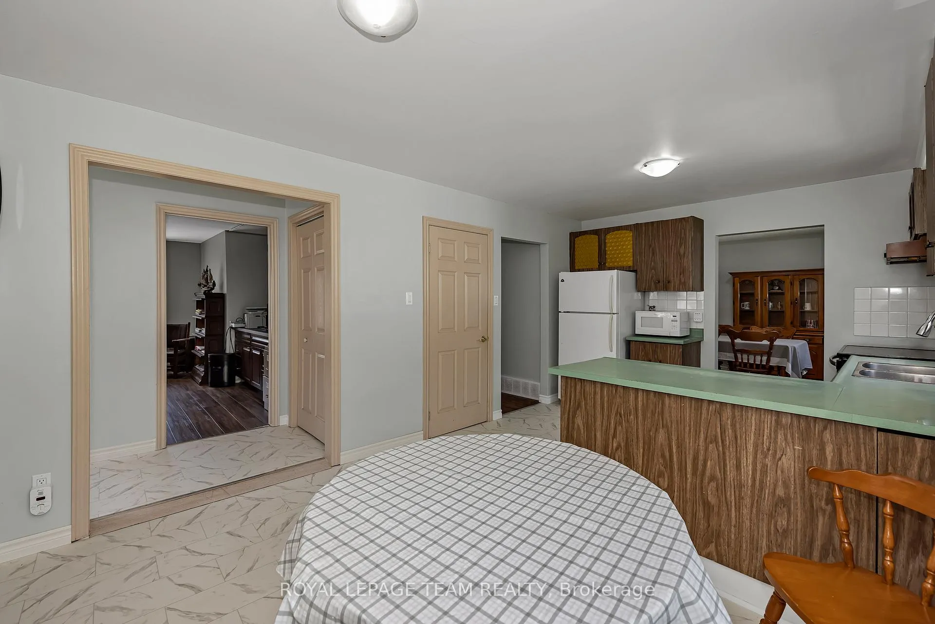 Photo 17 of 73 Southpark Drive, Ottawa, Blackburn Hamlet — HOMEH