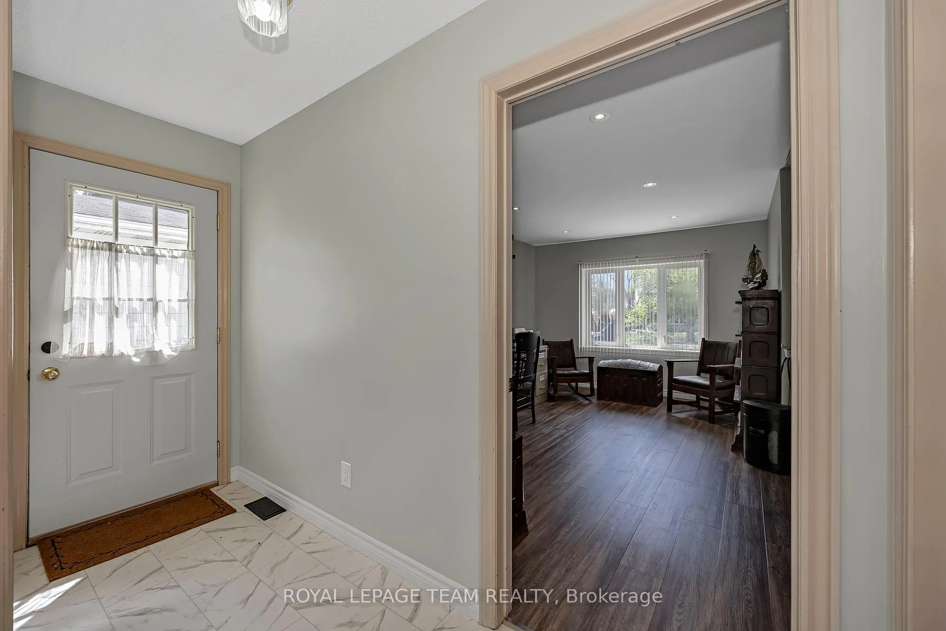 Photo 18 of 73 Southpark Drive, Ottawa, Blackburn Hamlet — HOMEH