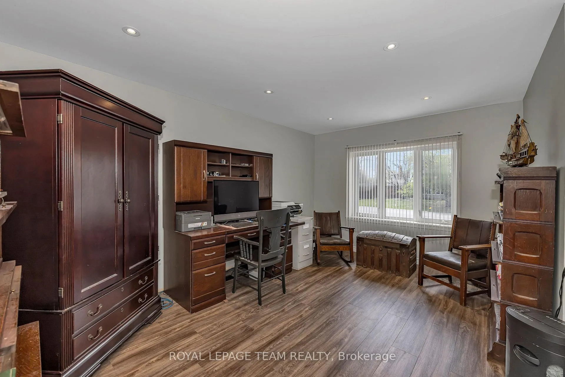 Photo 19 of 73 Southpark Drive, Ottawa, Blackburn Hamlet — HOMEH