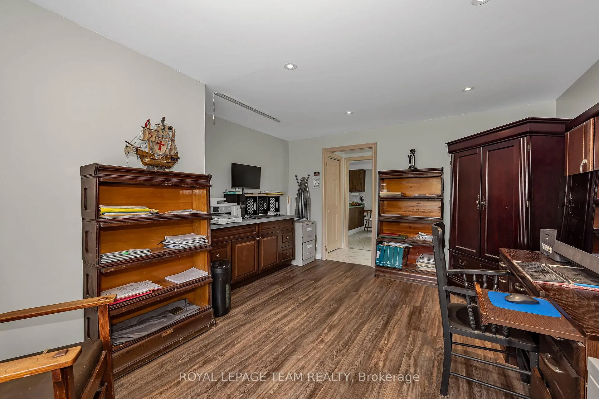 Photo 20 of 73 Southpark Drive, Ottawa, Blackburn Hamlet — HOMEH