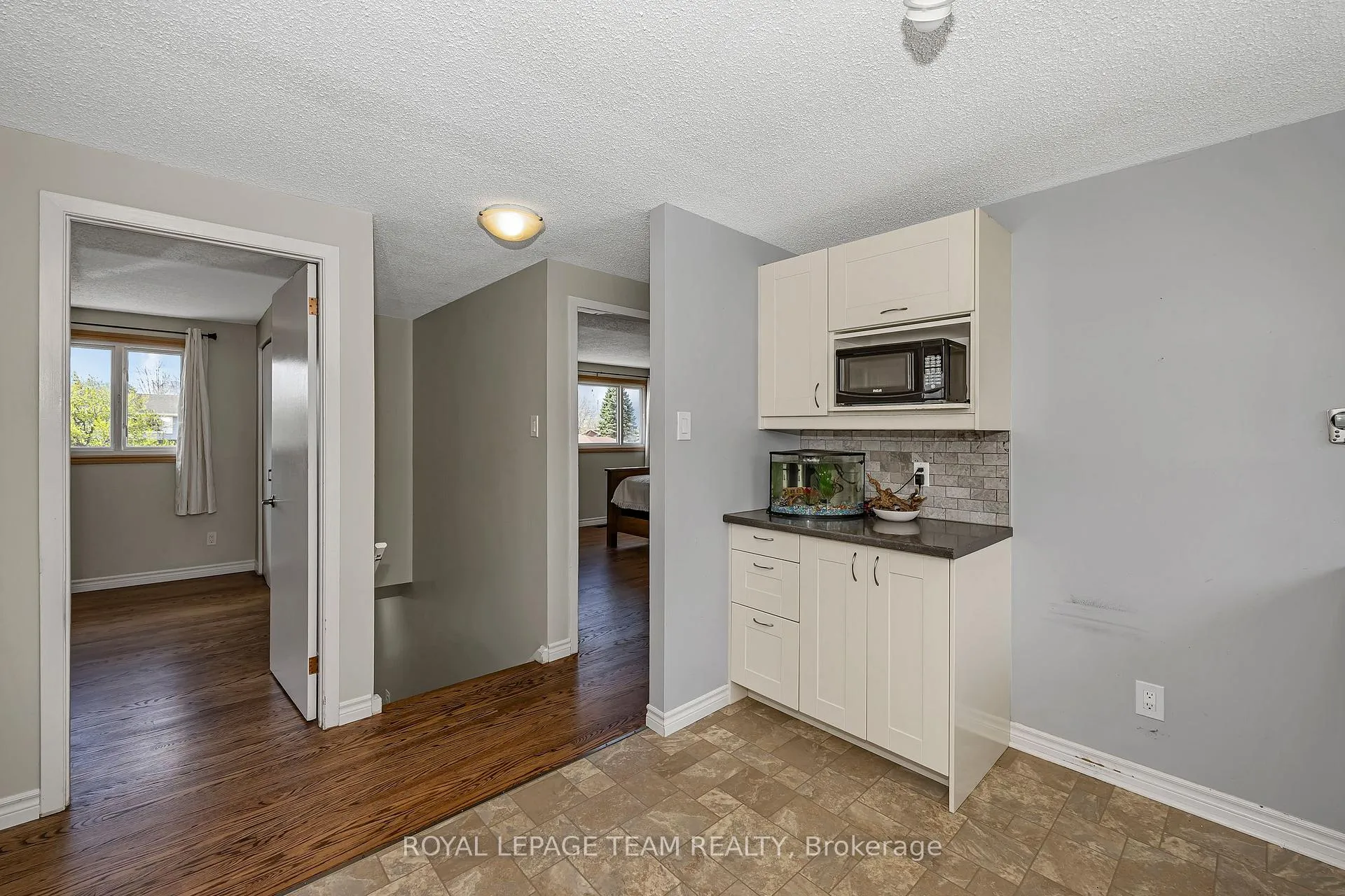 Photo 26 of 73 Southpark Drive, Ottawa, Blackburn Hamlet — HOMEH