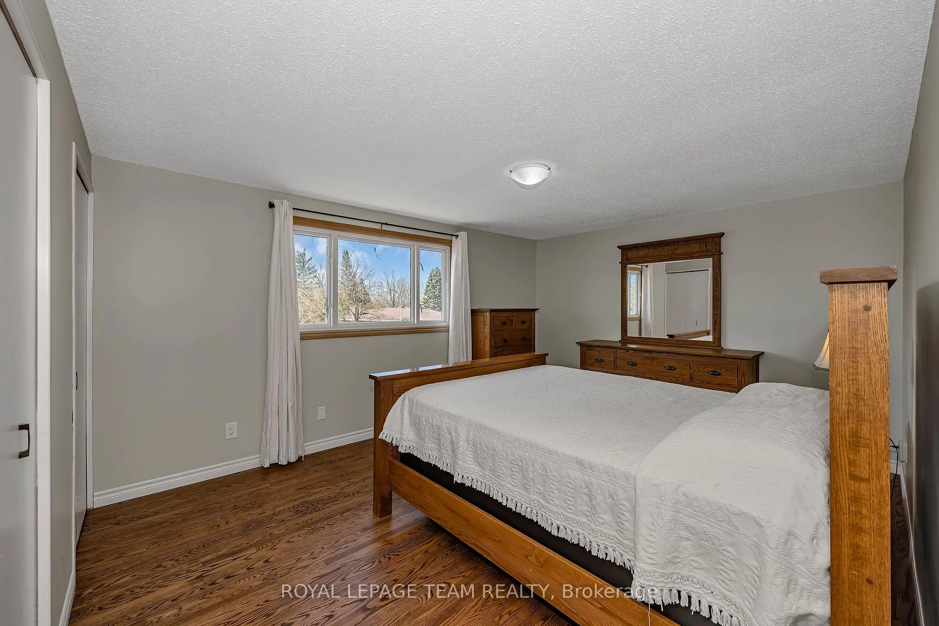 Photo 28 of 73 Southpark Drive, Ottawa, Blackburn Hamlet — HOMEH