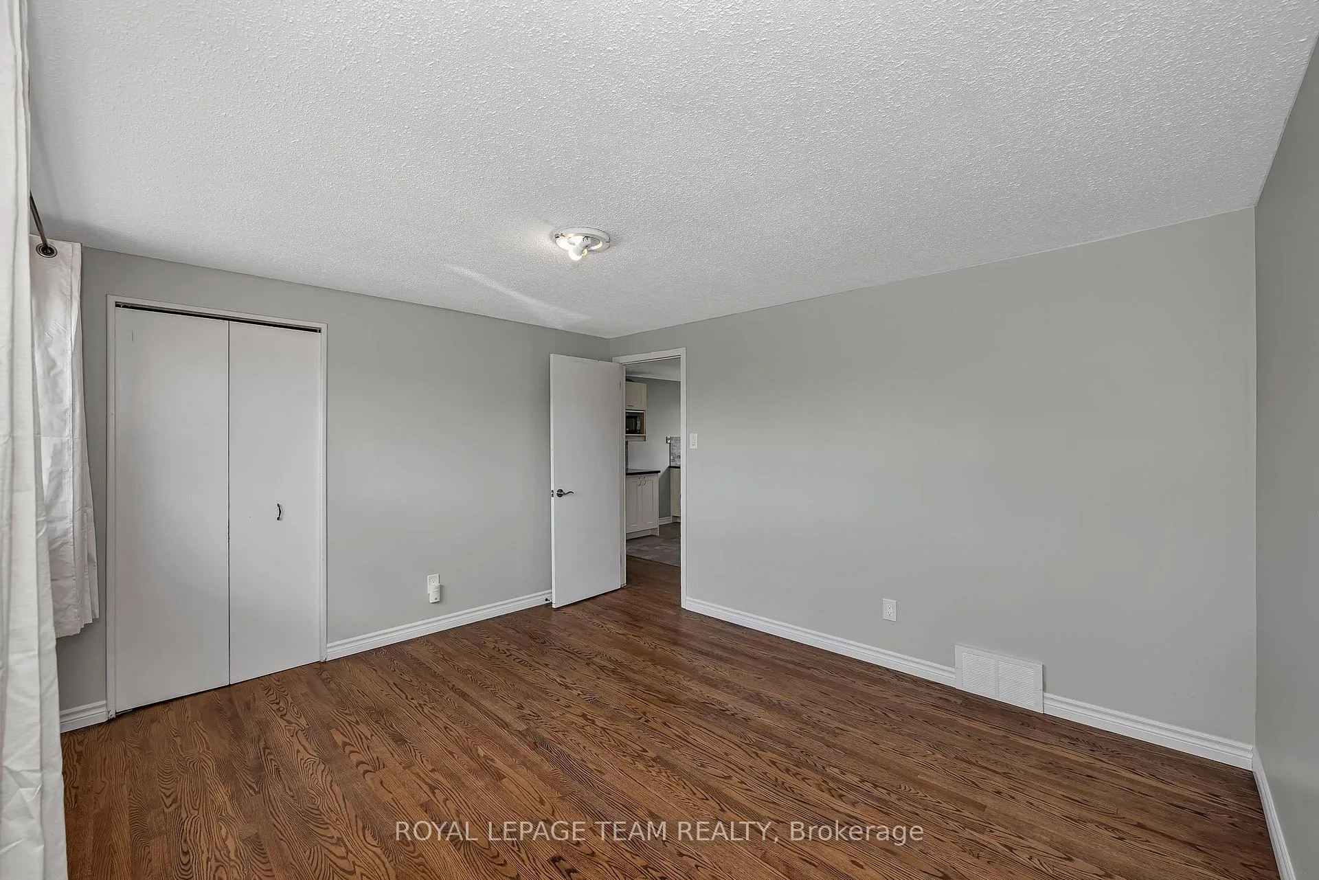 Photo 34 of 73 Southpark Drive, Ottawa, Blackburn Hamlet — HOMEH
