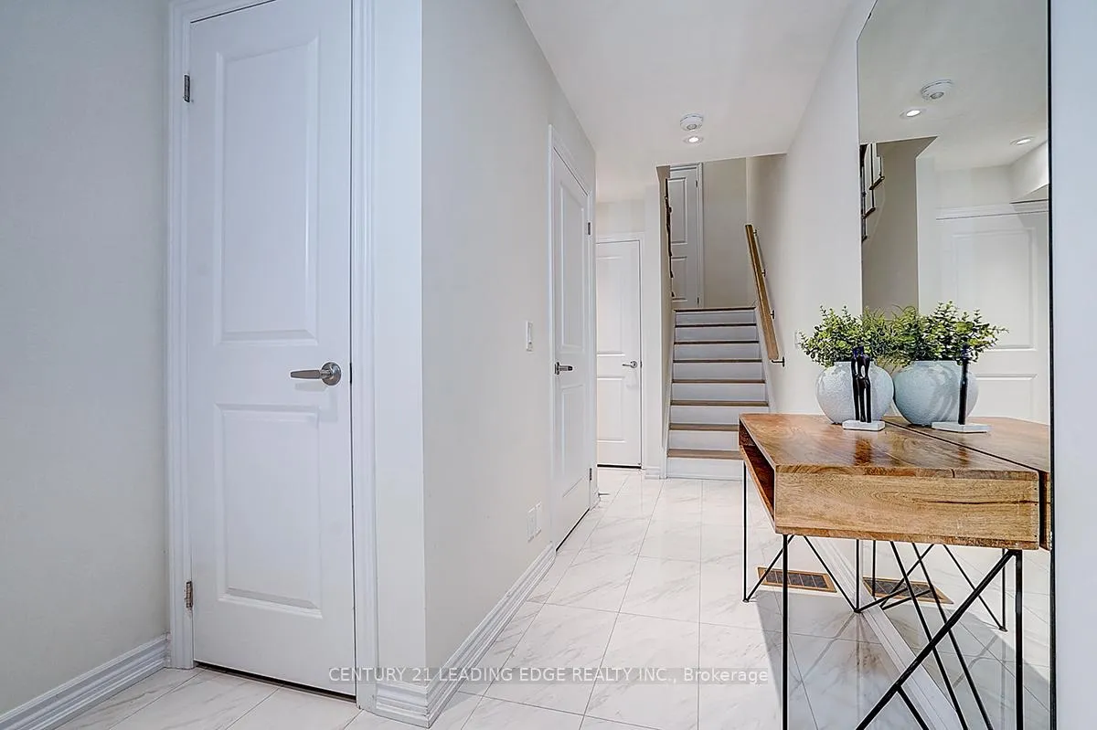 Photo 4 of 32 William Shearn Crescent, Markham, Angus Glen — HOMEH