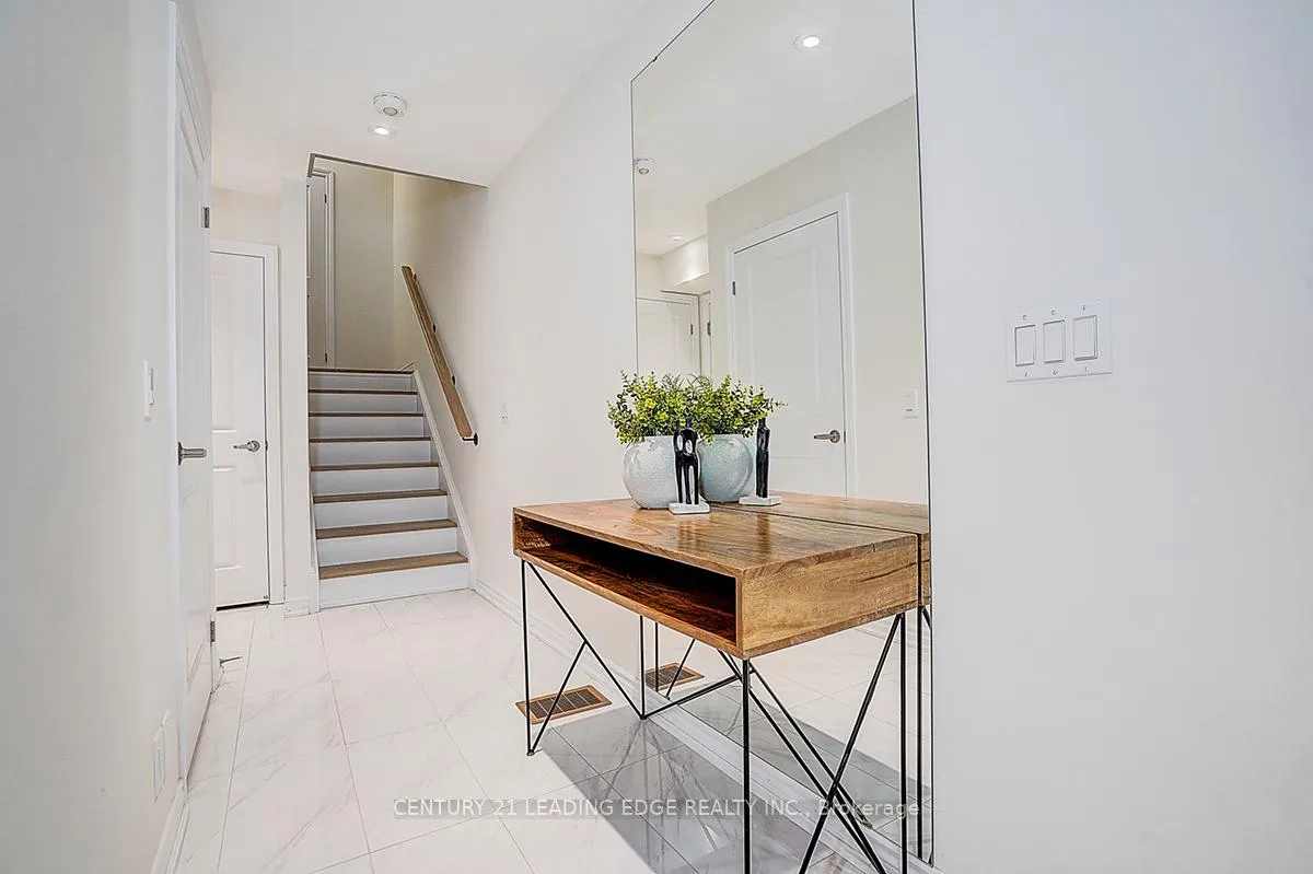Photo 5 of 32 William Shearn Crescent, Markham, Angus Glen — HOMEH