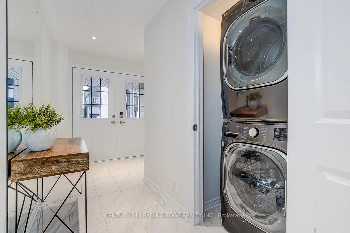 Photo 7 of 32 William Shearn Crescent, Markham, Angus Glen — HOMEH
