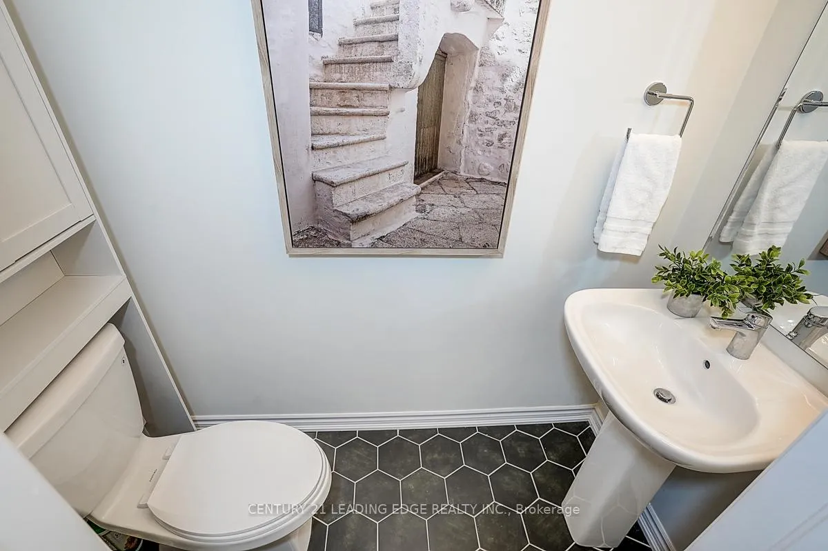 Photo 8 of 32 William Shearn Crescent, Markham, Angus Glen — HOMEH