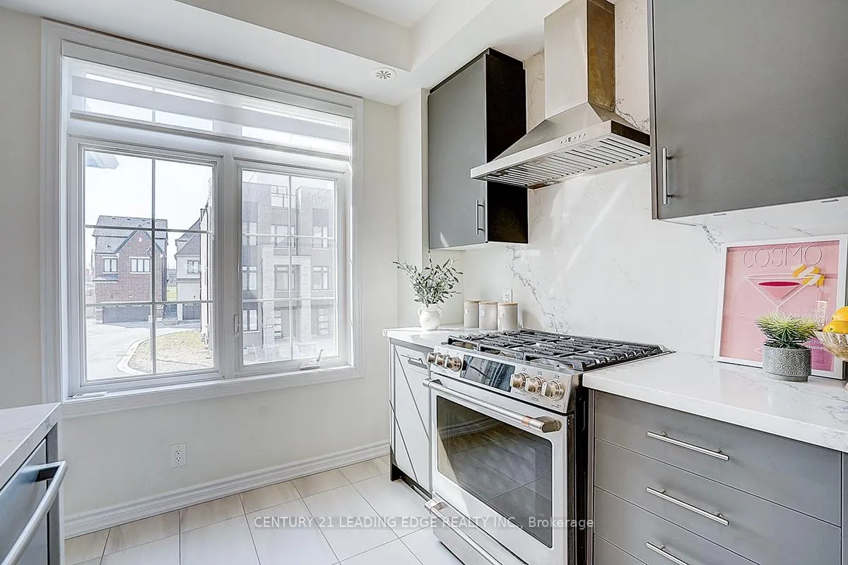 Photo 17 of 32 William Shearn Crescent, Markham, Angus Glen — HOMEH