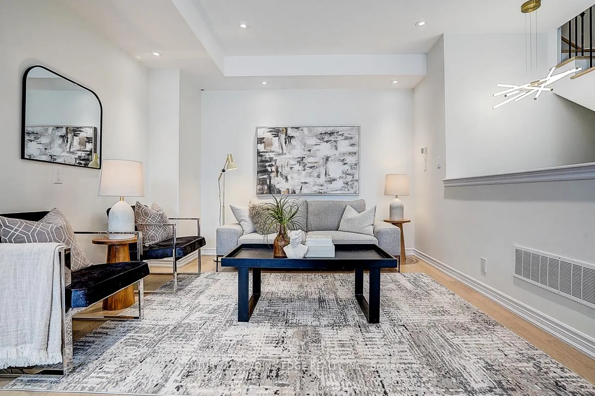 Photo 19 of 32 William Shearn Crescent, Markham, Angus Glen — HOMEH