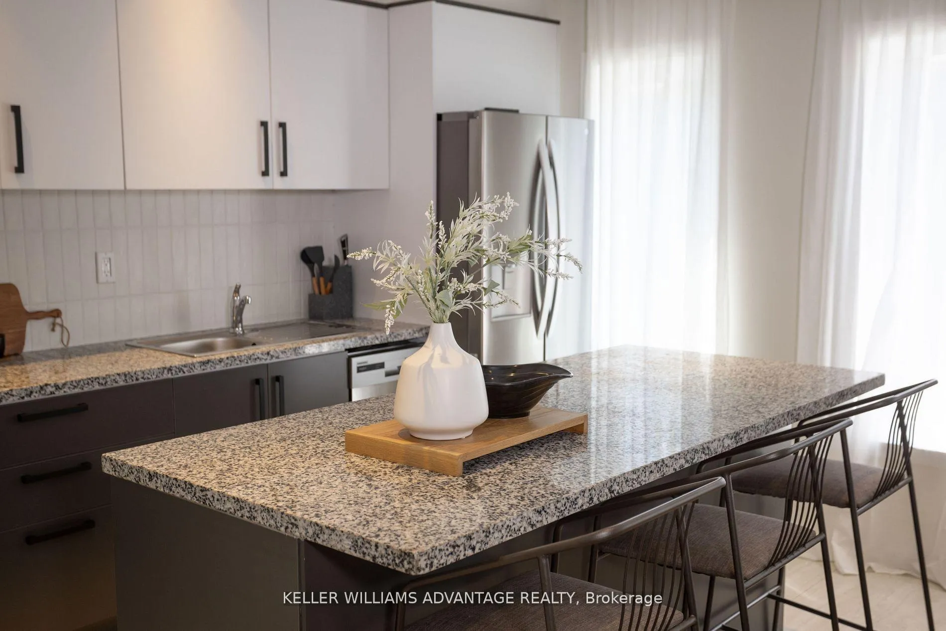 Photo 2 of Unit Unit 3, 12 Batavia Avenue, Toronto, Rockcliffe-Smythe — HOMEH