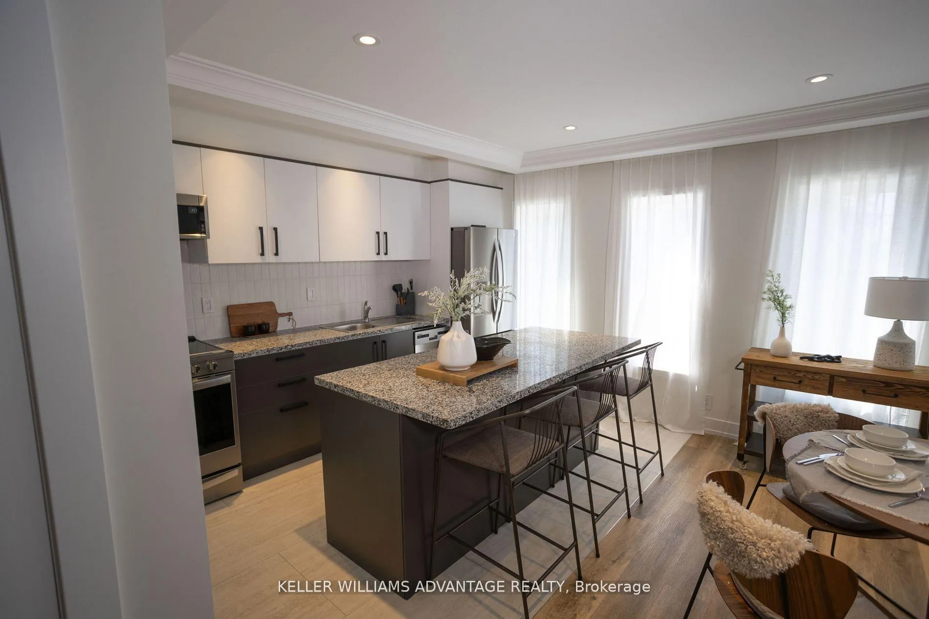 Photo 3 of Unit Unit 3, 12 Batavia Avenue, Toronto, Rockcliffe-Smythe — HOMEH