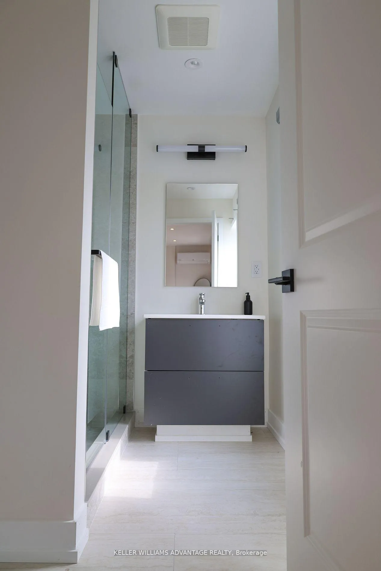 Photo 10 of Unit Unit 3, 12 Batavia Avenue, Toronto, Rockcliffe-Smythe — HOMEH