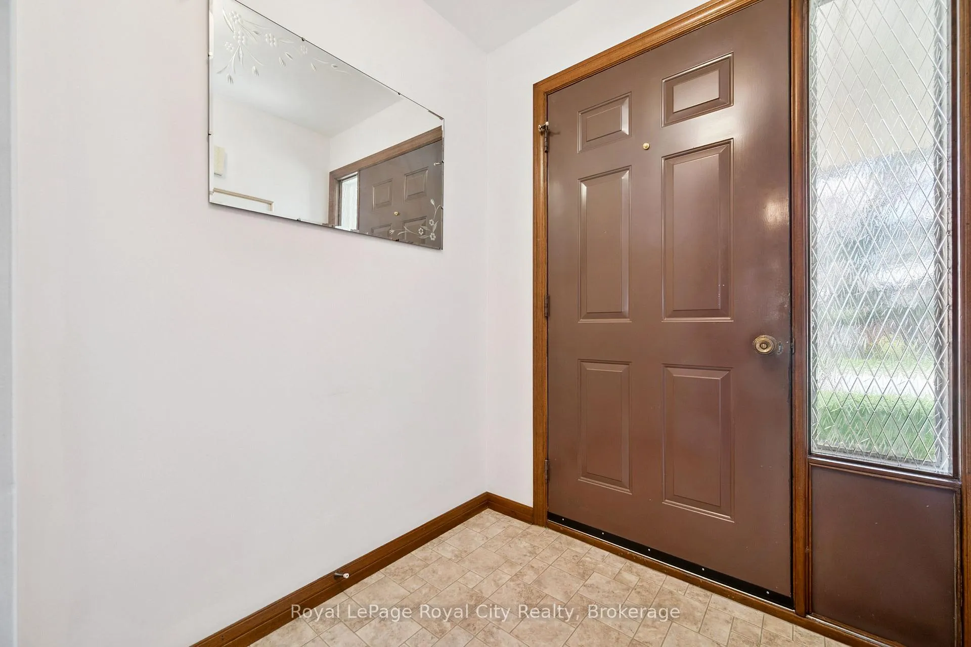 Photo 6 of 3 Cabot Court NE, Guelph, Kortright West — HOMEH