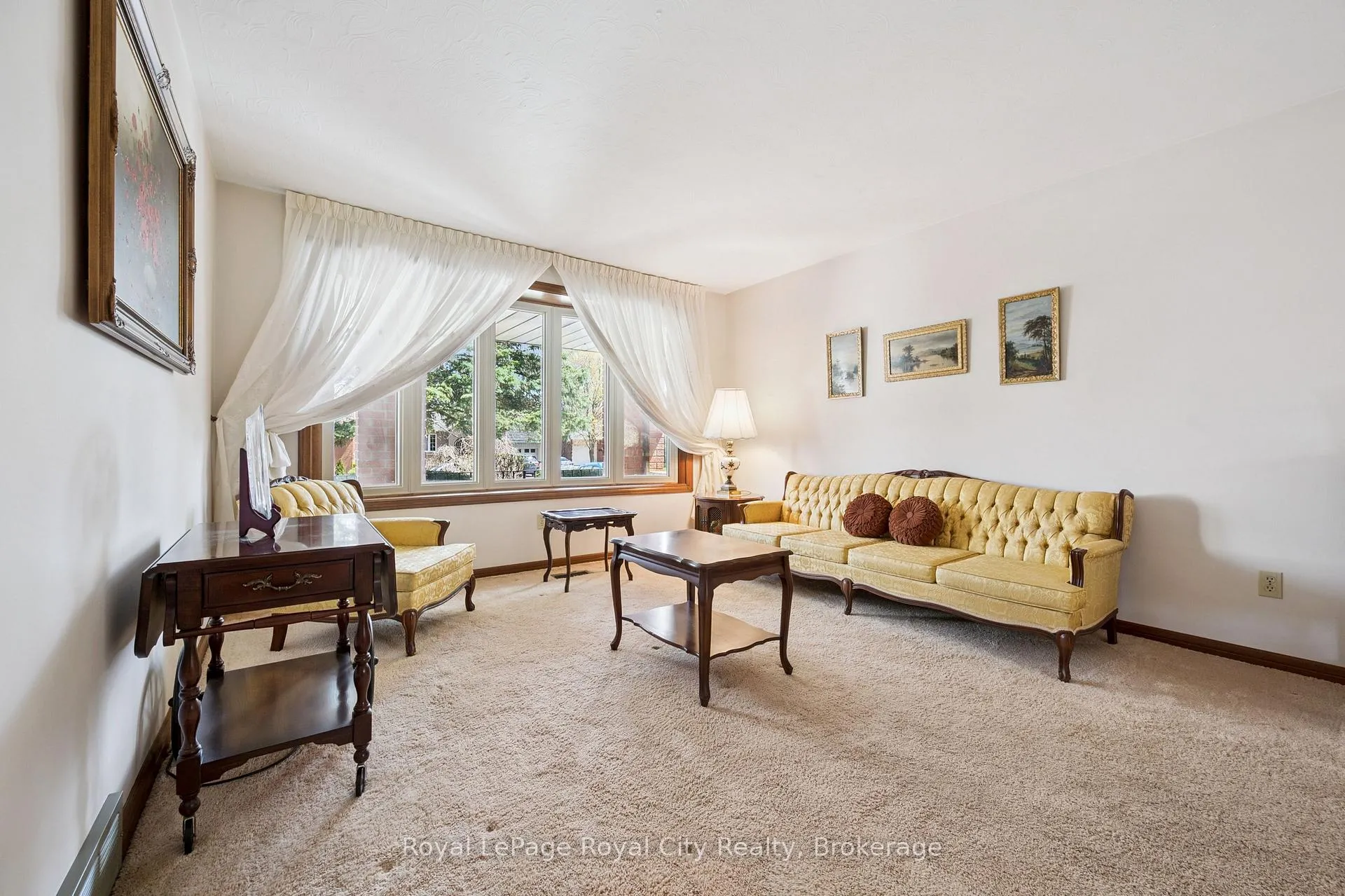 Photo 7 of 3 Cabot Court NE, Guelph, Kortright West — HOMEH