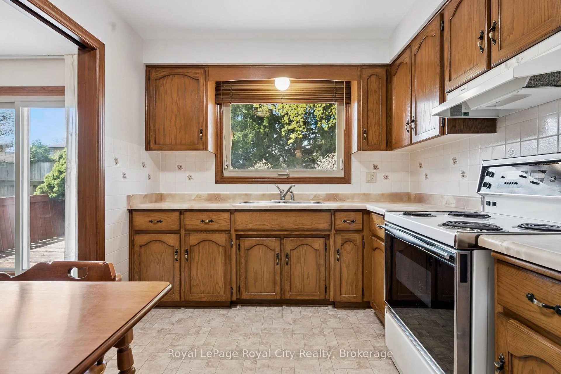 Photo 17 of 3 Cabot Court NE, Guelph, Kortright West — HOMEH