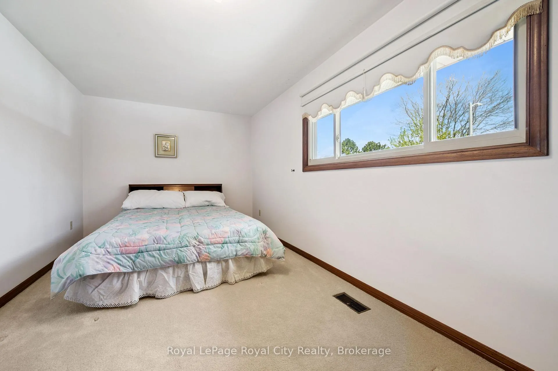 Photo 22 of 3 Cabot Court NE, Guelph, Kortright West — HOMEH