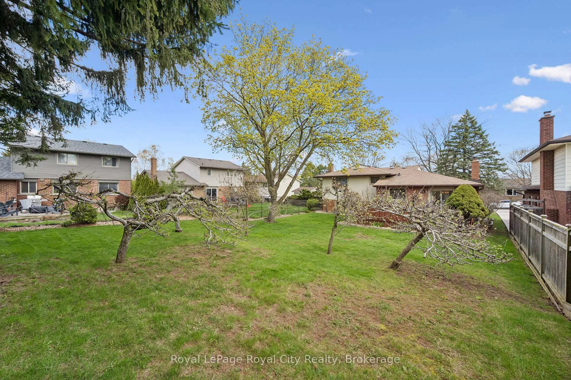 Photo 36 of 3 Cabot Court NE, Guelph, Kortright West — HOMEH