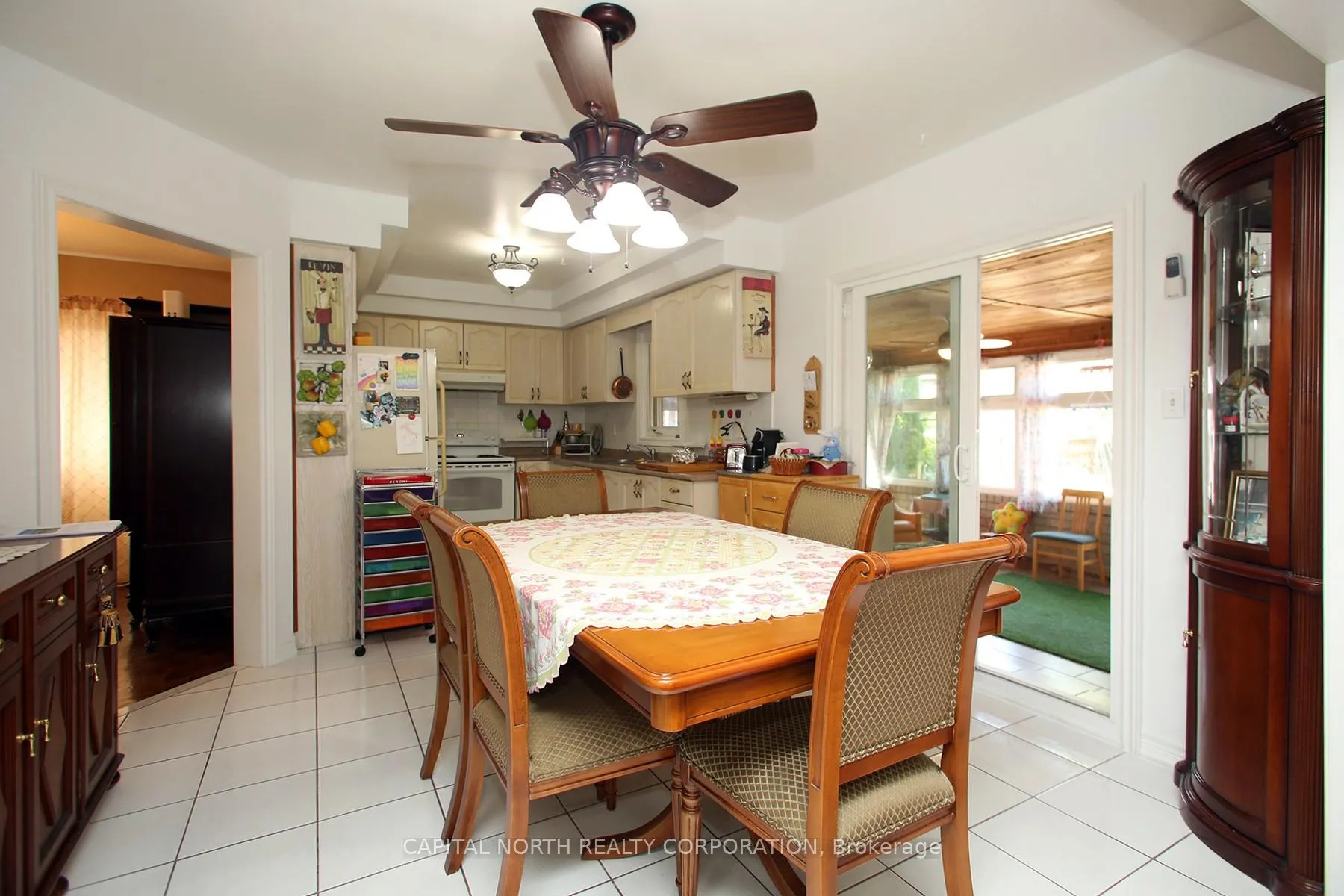Photo 11 of 6 Wildhaven Crescent, Vaughan, Maple — HOMEH