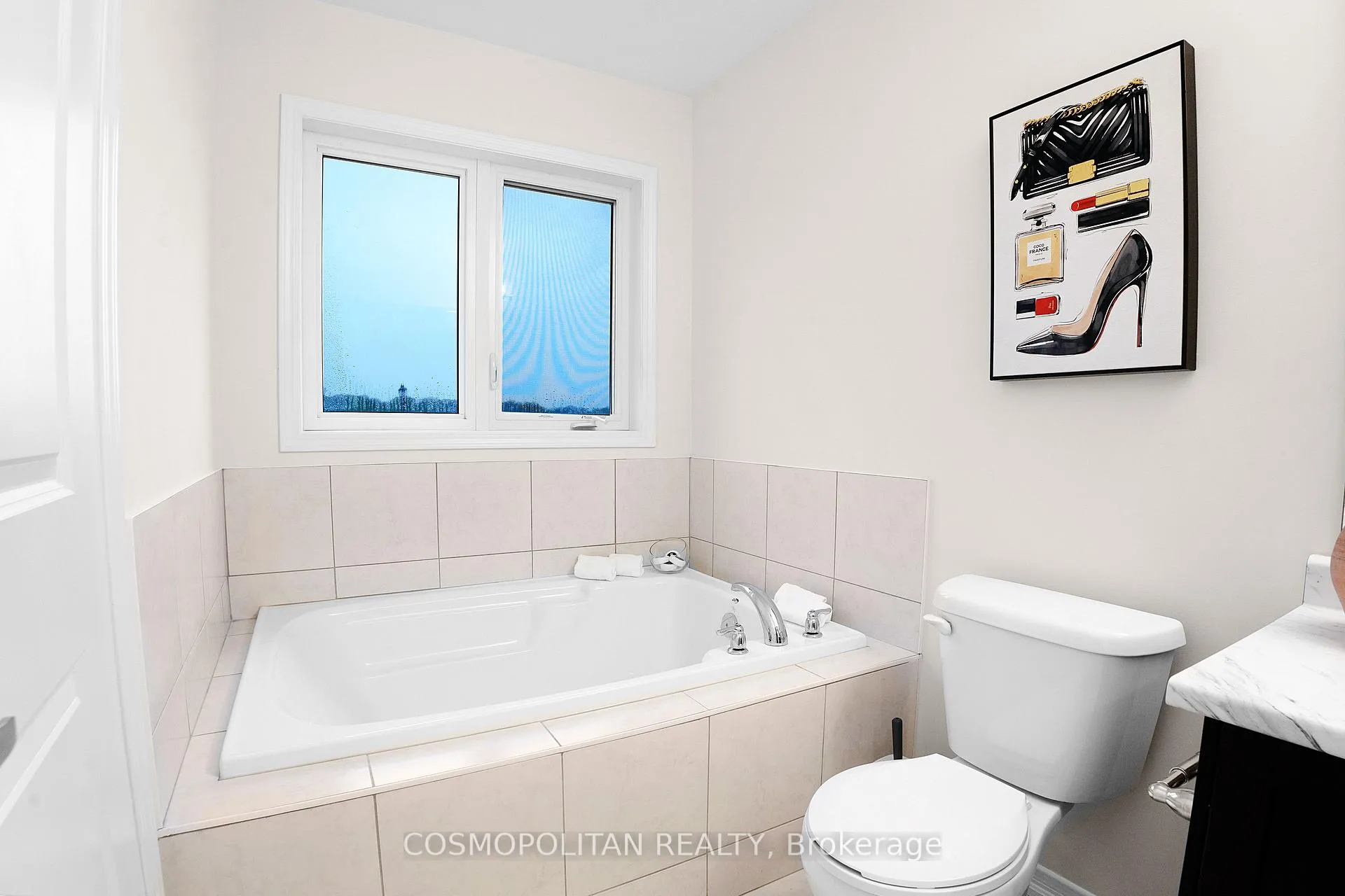 Photo 23 of 7851 Dockweed Drive, Niagara Falls, Brown — HOMEH