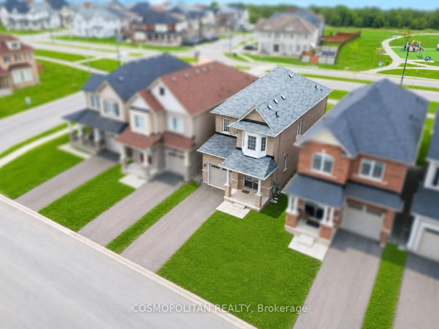 Photo 32 of 7851 Dockweed Drive, Niagara Falls, Brown — HOMEH