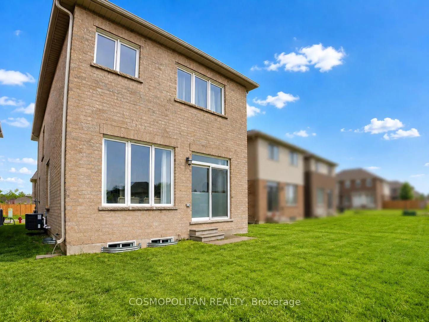 Photo 38 of 7851 Dockweed Drive, Niagara Falls, Brown — HOMEH