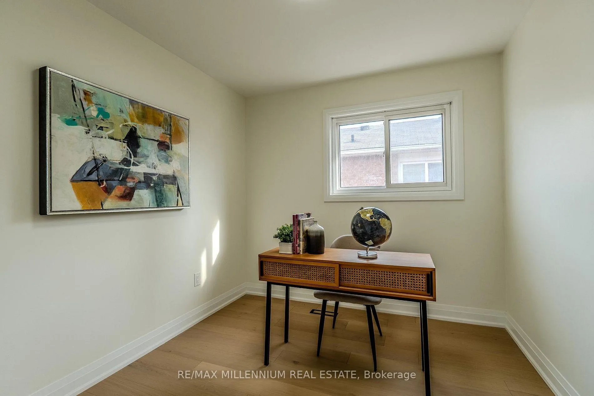 Photo 3 of 191 Genesee Drive, Oakville, River Oaks — HOMEH