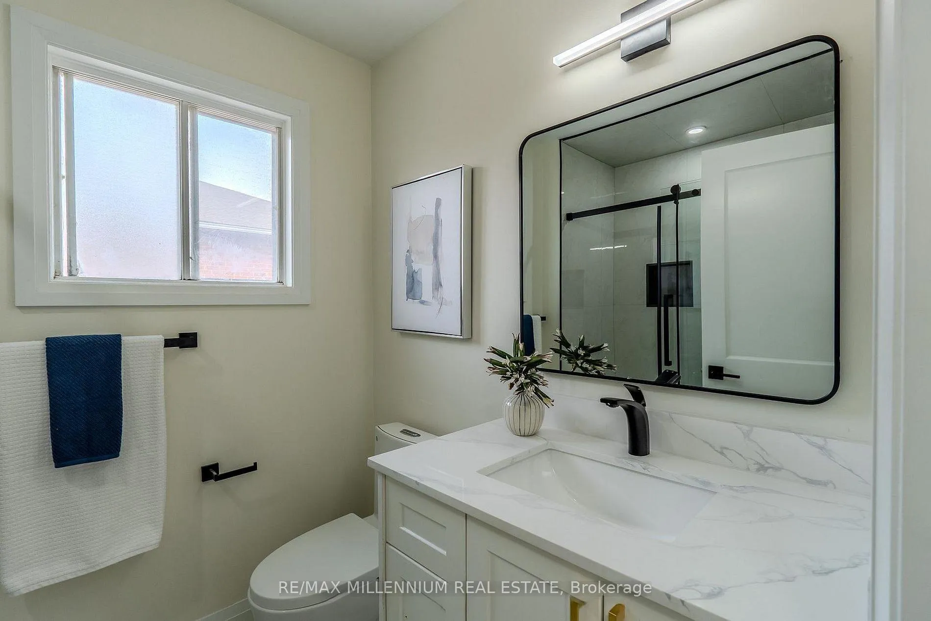 Photo 4 of 191 Genesee Drive, Oakville, River Oaks — HOMEH