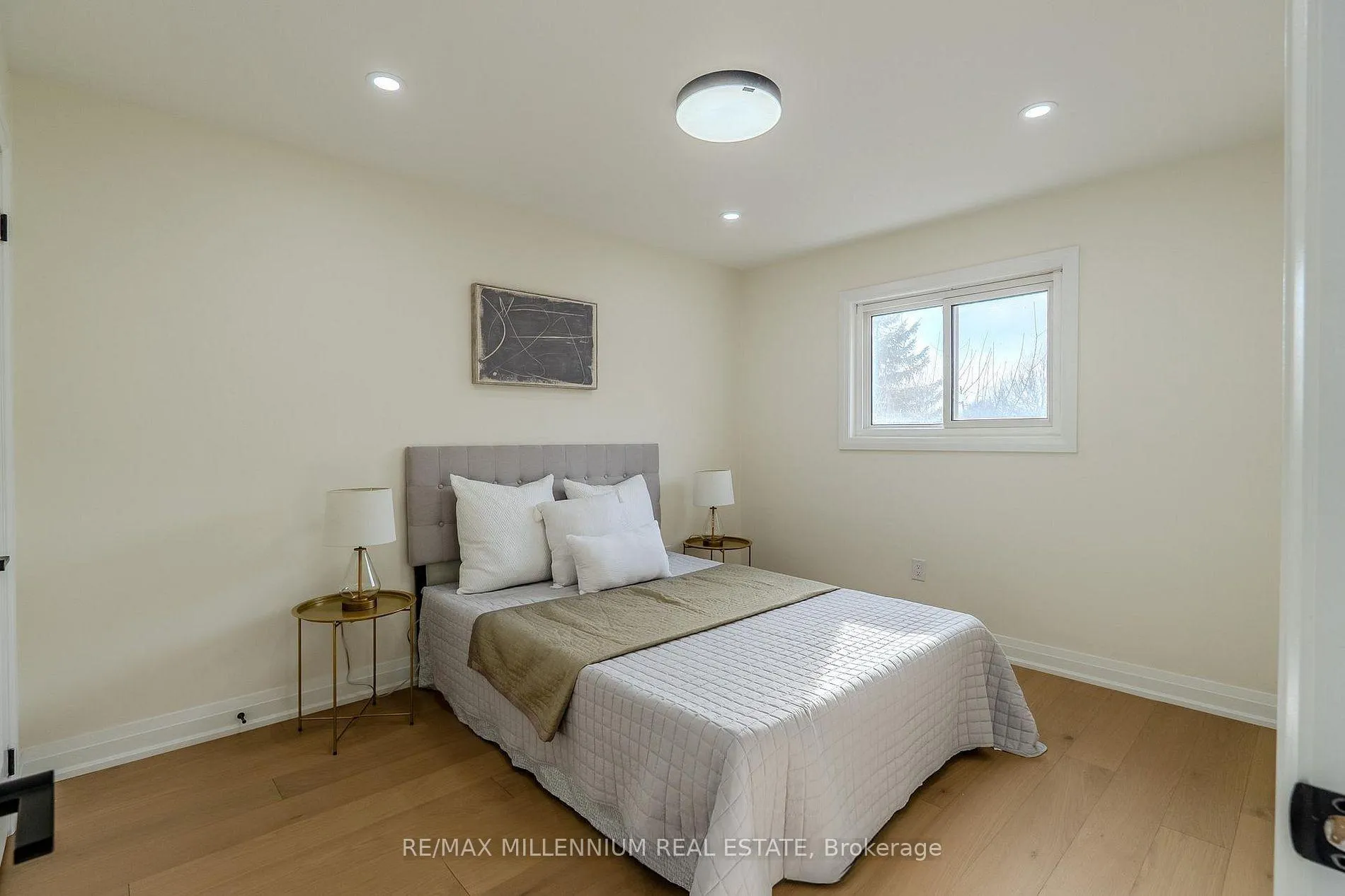 Photo 5 of 191 Genesee Drive, Oakville, River Oaks — HOMEH