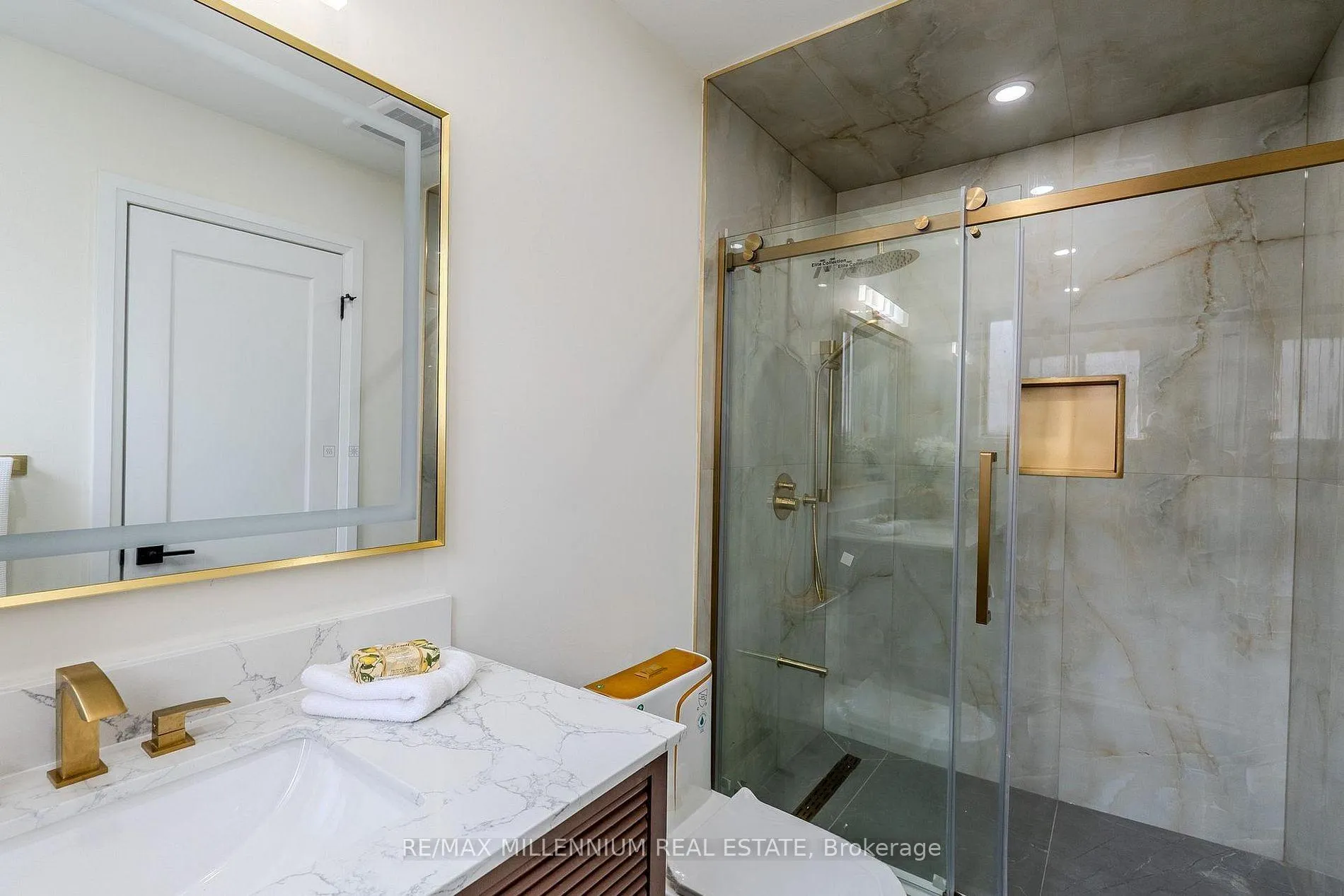 Photo 6 of 191 Genesee Drive, Oakville, River Oaks — HOMEH