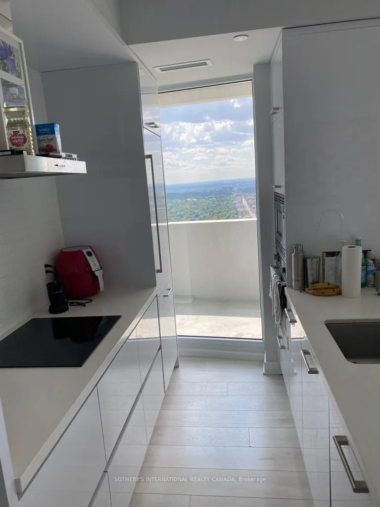Photo 4 of Unit 4409, 2221 Yonge Street, Toronto, Mount Pleasant West — HOMEH